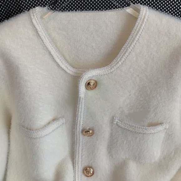 45 Buttoned Pockets Velvet Long Sleeves Loose Round-Neck Cardigan Jacket - Picture 5 of 8